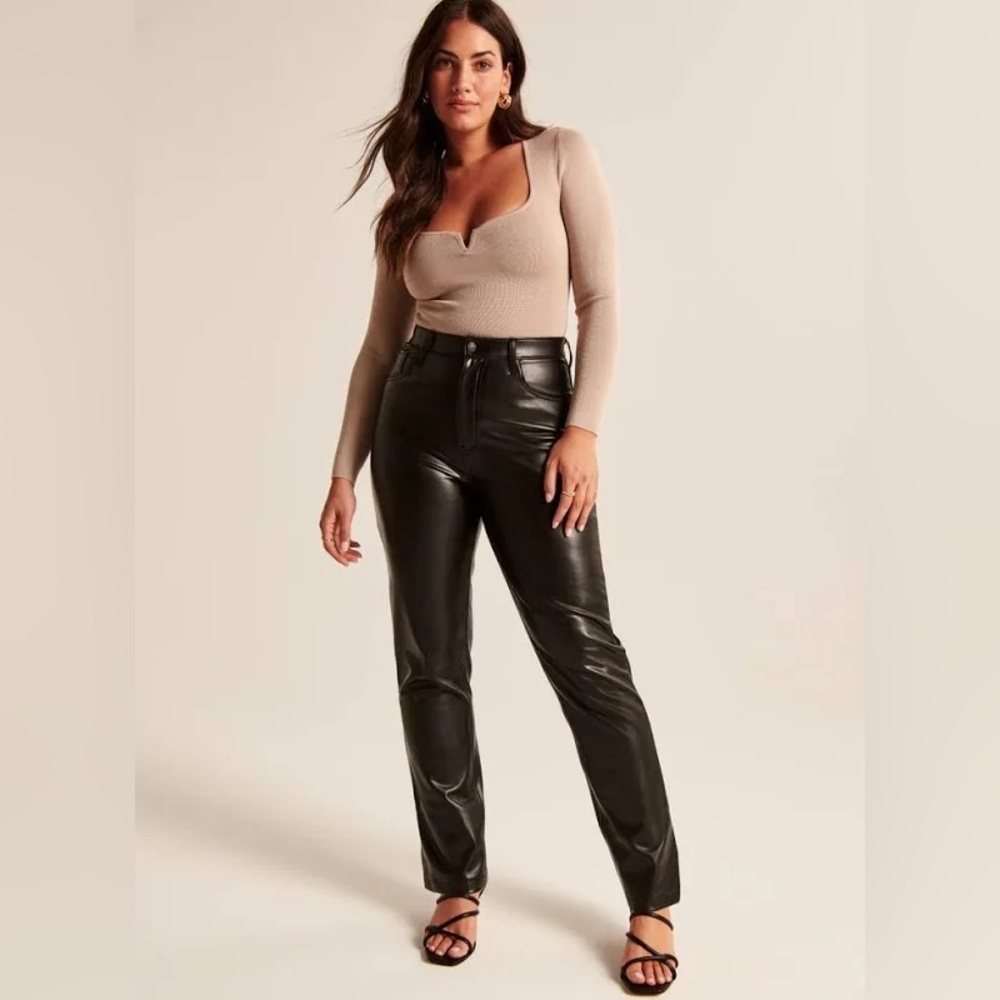 NWT Abercrombie & Fitch Leather 90s Slim Straight Leg Jeans Pants 37 Long